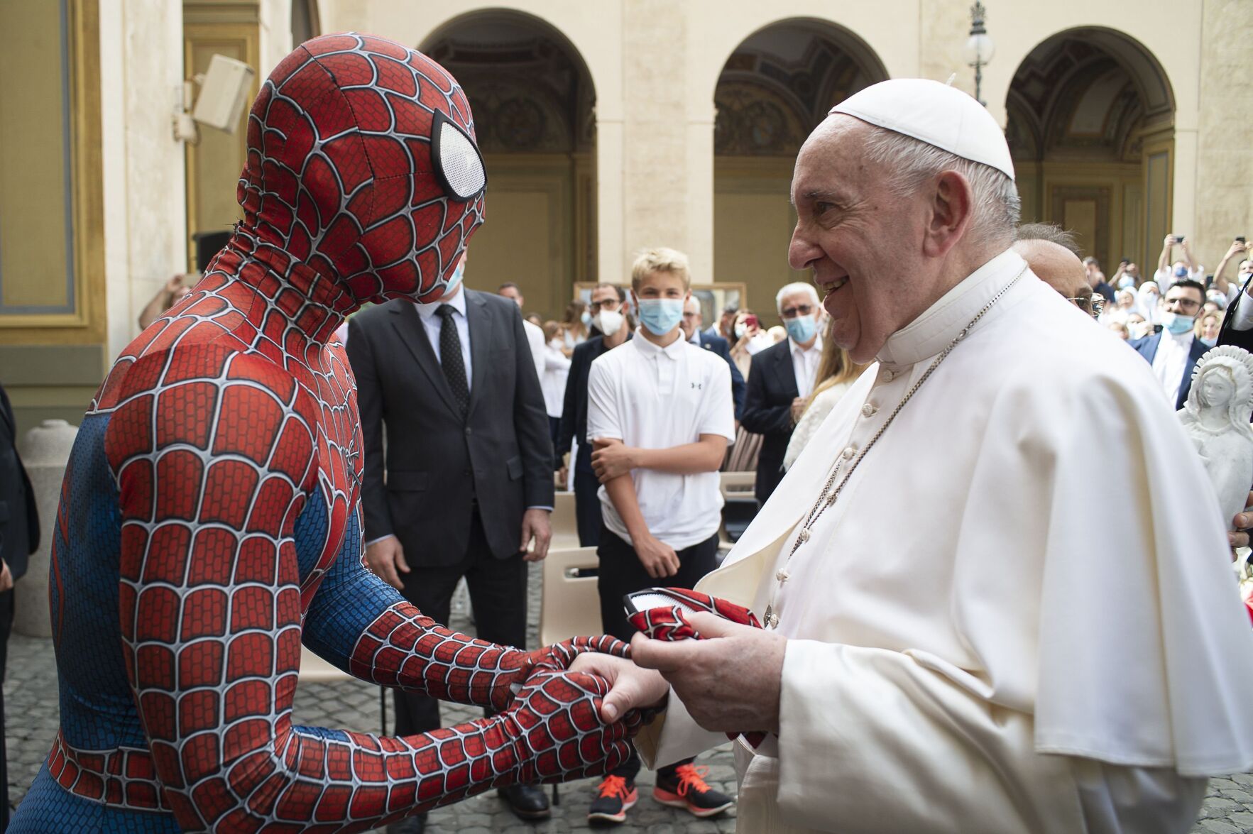 POPE-AUDIENCE-GALATIANS